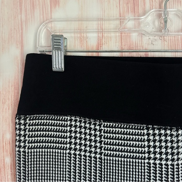 INC Black Houndstooth Front Ponte Knit Leggings - Picture 4 of 9